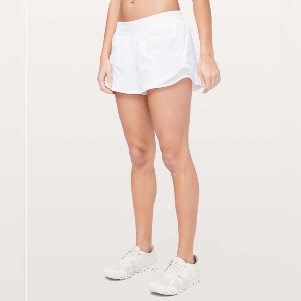 Lululemon Hotty Hot Short, size 4, EUC, White, 4” inseam